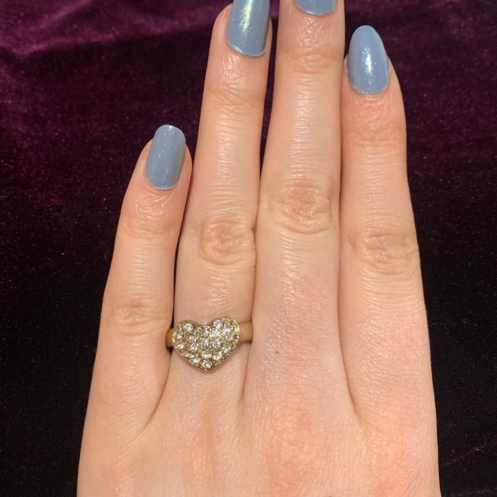 🥶 5/$18 - Rhinestone Heart Ring - Picture 2 of 6